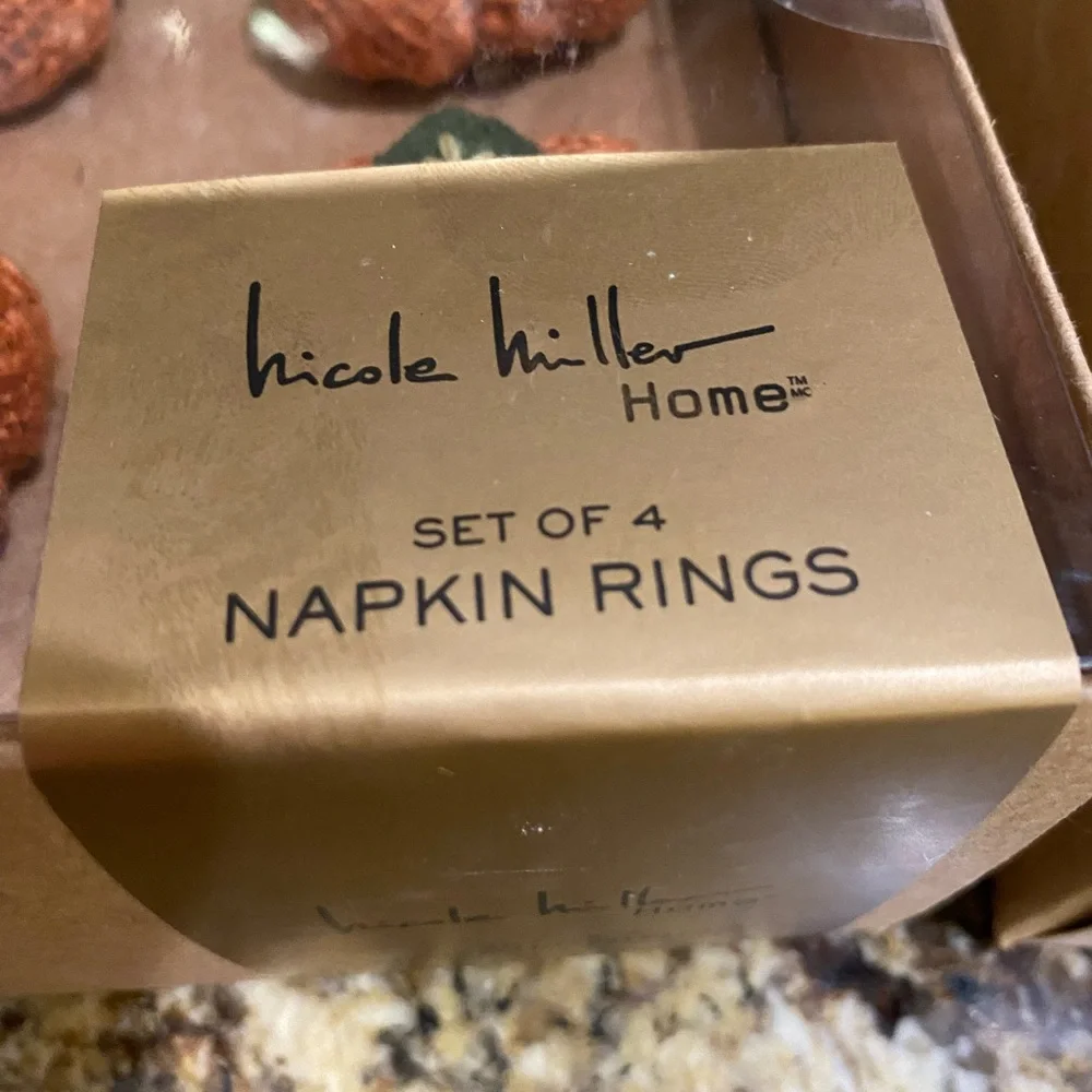 Nicole Miller Home pumpkin shaped napkin rings set of 4 - Brand new! LAST SETS